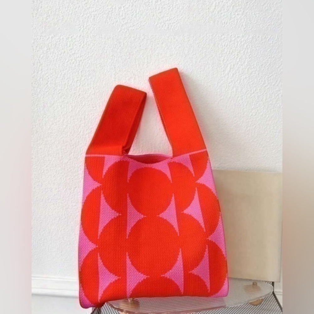 ✨NWT Heavy Woven Knit Wrist Red Pink Geometric Pattern Crochet tote Bag 💼